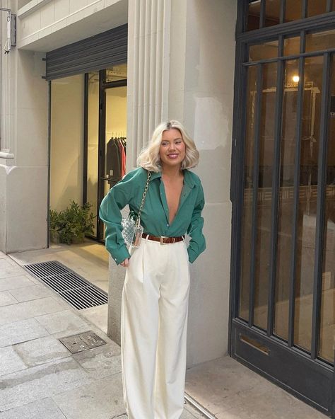 Laura Jade Stone, Old Money Outfits, Classy Work Outfits, Spring Aesthetic, Jade Stone, Summer Fashion Outfits, Green Shirt, Business Casual Outfits, White Pants