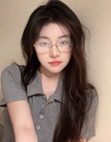 Rimless Glasses Aesthetic, Rimless Glasses Women, Asian Glasses, Instagram Ulzzang, Korean Glasses, Cute Glasses Frames, Glasses Aesthetic, Glasses Ideas, Glasses Outfit