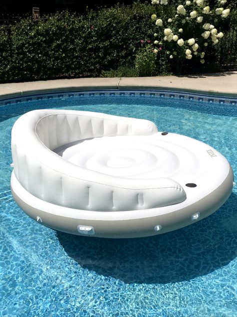 This large pool float for adults gives enough space to catch up with a friend while catching some "rays." #largepoolfloatsforadults Lake Floats For Adults, Fun Pool Floats, Aesthetic Pool Floats, Big Floaties, Cool Pool Ideas, Floaties For The Pool, Pool Floats Aesthetic, Crazy Pool Floats, Luxury Pool Party