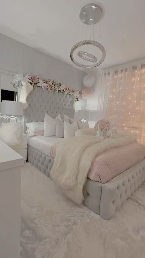 Dream Bedroom Inspiration, Luxury Room Bedroom, Pink Bedroom Decor, Classy Bedroom, Pink Room Decor, Luxury Room, Dream Apartment Decor, Cute Bedroom, Room Redesign