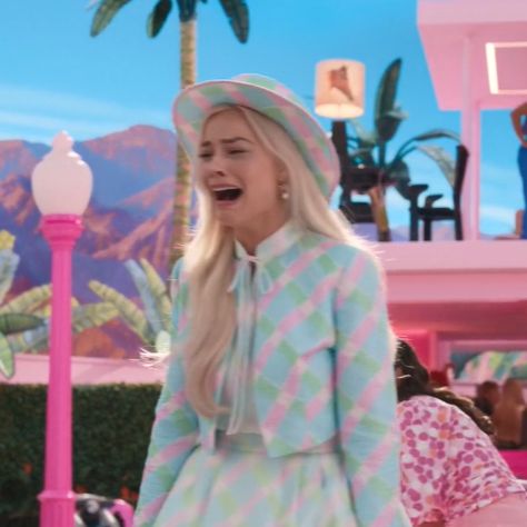 Barbie Movie Pfp 2023, Barbie Pfp Icon, Barbie Aesthetic Margot Robbie, Barbie Pfp Funny, Barbie Movies Memes Funny, Funny Tik Tok Pfp, Robbie Core Aesthetic, That Girl Pfp, Barbie Movie Pictures