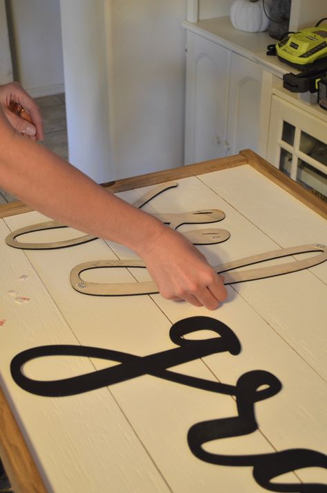 Making A Shiplap Sign Shiplap Sign, Vintage Porch, Diy Shiplap, Dekor Diy, Diy Wood Signs, Beach Signs, Ship Lap Walls, Diy Signs, Farmhouse Signs