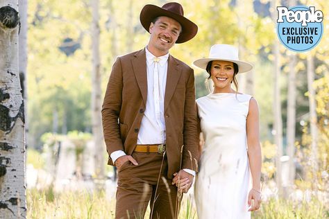 Western Wedding Guest Outfit, Mountain Chic, Western Themed Wedding, Rehearsal Dinner Outfits, Cowboy Chic, Cowboy Wedding, Welcome Party, Camp Style, Cowboy Outfits