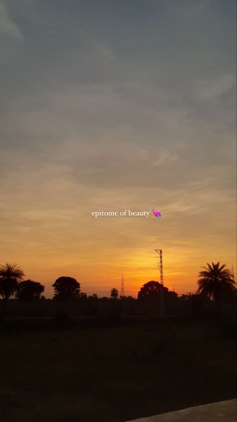 Sunset Caption On Sunkissed Pics, Evening Vibes Insta Story, Sun Kissed Captions For Instagram, Sun Kissed Quotes, Random Captions, Sunset Captions For Instagram, Sunny Pictures, Sunset Captions, Snapchat Marketing