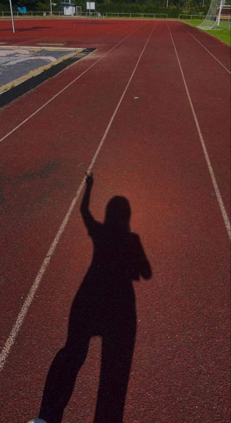 Field Aesthetic, Athletics Track, Pole Vault, 8th Grade, Lock Screen, Track And Field, Vision Board, Track, Running