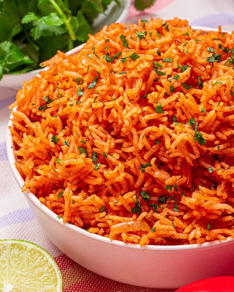 Vegan Mexican Rice (Stove or Instant Pot) - School Night Vegan Vegan Spanish Rice Recipe, Vegan Spanish Rice, Vegan Mexican Rice, Instant Pot Mexican Rice, Spanish Rice Recipe Easy, Instant Pot Mexican, Mexican Rice Recipe, Spanish Rice Recipe, Mexican Rice Recipes