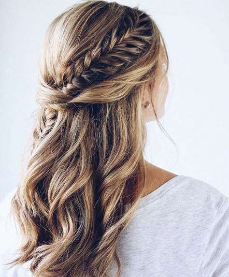 Nov 18, 2019 - Best Hair & Make Up Artists South West France Destination Wedding Suppliers French Wedding English Speaking Hair & MUA In France Bridal Hair Half Up, Fishtail Hairstyles, Fishtail Braid Hairstyles, Fishtail Braids, Hairstyle Tutorials, Open Hairstyles, Fishtail Braid, Haircut Styles, Wedding Hairstyles Half Up Half Down