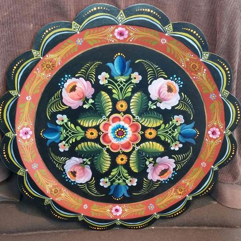 Os Rosemaling, Canal Boat Art, Rosemaling Pattern, Norwegian Rosemaling, Pink Soap, Folk Painting, Arte Folk, Paint Photography, Folk Art Flowers