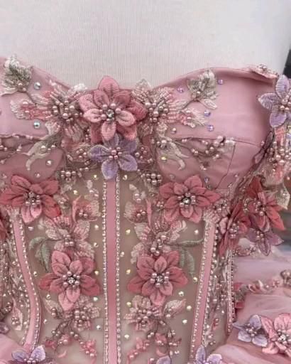 Hair Styles Fancy Prom, Pink Floral Quince Dress, Pink Floral Quinceanera Dress, Pink Quinceanera Dresses With Flowers, Wedding Dresses Pink Rose Gold, Pink Quince Dress With Flowers, Enchanted Forest Quinceanera Dresses, Rose Gold Xv Dresses, Pink Xv Dresses