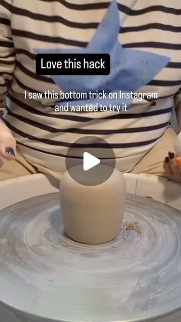 Throwing Pottery, Pottery Videos, Clay Diy Projects, Clay Studio, Ceramic Techniques, Pottery Tools, Pottery Classes, Ceramic Studio, Pottery Wheel