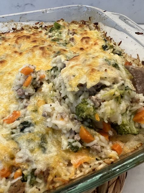 Cheesy Broccoli Turkey Rice Bake - Katie Austin Ground Turkey Rice, Turkey Rice, Katie Austin, Rice Bake, Spinach Rice, Broccoli Bake, Cheesy Broccoli, Turkey Cheese, Austin Food