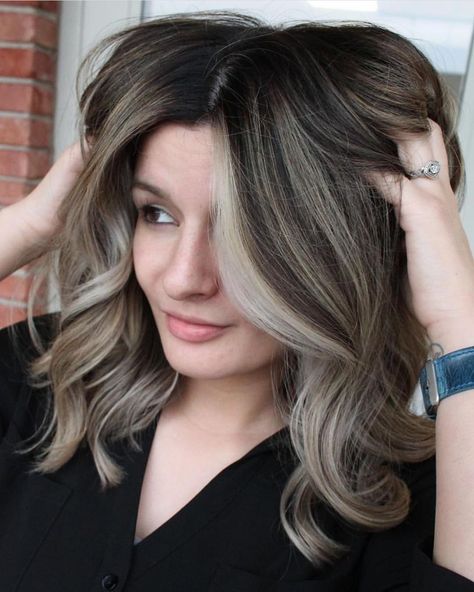 MODERN SALON on Instagram: “Depth + Dimension 💫 by @paintslikeschmidt #faceframe #balayagedandpainted #modernsalon” Ombre Balayage, Modern Salon, Face Framing, High Contrast, Balayage Hair, Dark Hair, Beautiful Hair, Balayage, Blonde Hair