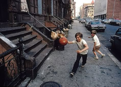 Good old, dirty old 1970s New York City – Avocado Sweet 70s Pictures, Andreas Gursky, Old Nyc, Breathtaking Photography, Gordon Parks, Old New York, Vintage New York, Street Photo, Sports Photography