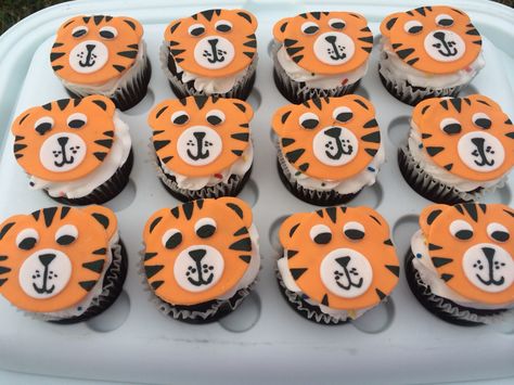 Fondant tiger cupcake toppers ☺️☺️☺️ Tiger Cupcakes For Kids, Tiger Face Cake, Zoo Themed Cupcakes, Zoo Cupcakes Easy, Zoo Animal Cupcakes, Tiger Cupcakes, Zoo Animal Cupcakes Buttercream, Tiger Cake, Animal Cupcakes