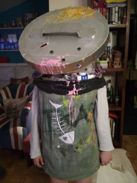 Garbage Halloween Costume, Garbage Costume Diy, Trash Bag Costume, Garbage Costume, Trash Can Costume, Diy Trash Can, Raccoon Costume, Recycling For Kids, Halloween Express