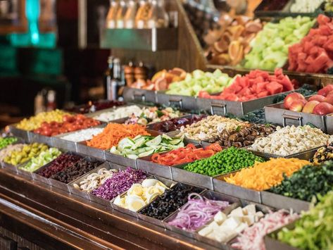 10 Spots for Exciting Salad Bars in Chicago Salad Bar Party, Salad Bar Restaurants, Family Salad, Exciting Salads, Salad Buffet, Restaurants Near Me, Best Salad, Buffet Restaurant, Salad Ideas