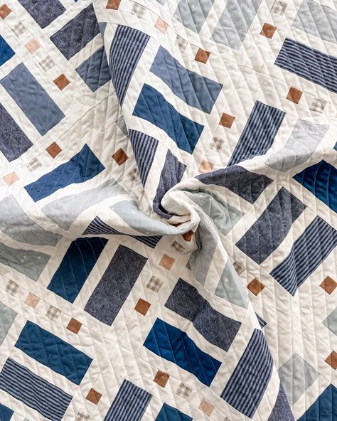 Check out my Weavers Cottage quilt that I made for my friends baby! This scrappy baby version of Weavers Cottage uses a fat quarter bundle from Peony Pedal Quilts. This modern quilt is the perfect little baby quilt - I'm so happy with how it turned out!   -Running Stitch Quilts Scrappy Blue Quilts, Mens Quilt Patterns, Boy Baby Quilt Ideas, Quilts For Boys Ideas, Kids Quilts Ideas, Boy Quilts Ideas, Quilt Patterns For Boys, Quilts For Men, Fat Quarters Baby Quilt