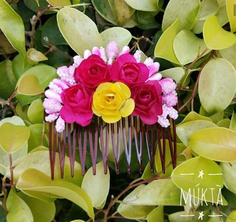 Flower Jewellery For Haldi, Flower Jewelry Designs, Hair Brooch, Orange Jewelry, Bead Hair Accessories, Floral Comb, Floral Hair Combs, Bridal Jewelry Collection, 3d Crystal