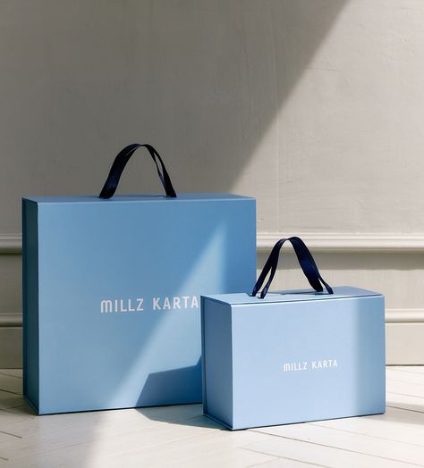 Paper Bag Design, Luxury Packaging Design, Brand Pattern, Identity System, Packaging Ideas Business, Clothing Packaging, Branding Design Packaging, Elegant Branding, Identity Art