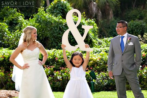 with future step-daughter in middle Wedding Pictures With Kids, Son Photo Ideas, Photoshoot Outdoor, Photos Poses, Wedding Kiss, Step Daughter, Wedding Engagement Photos, Wedding Picture, Family Wedding