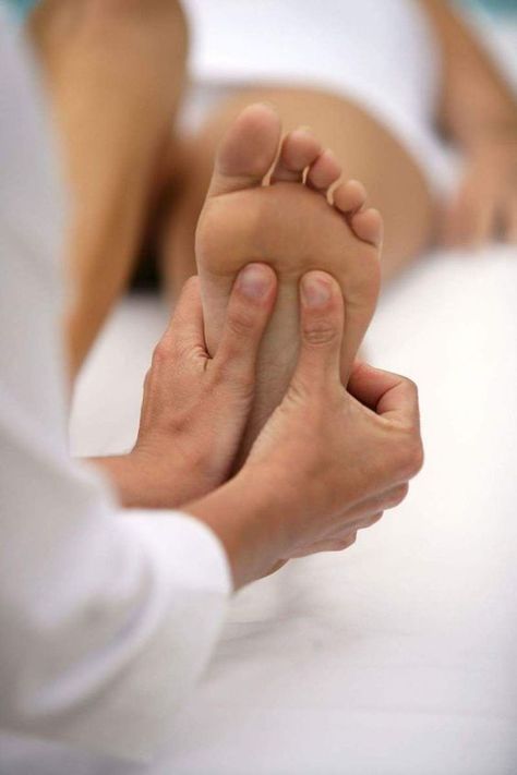 Foot Reflexology Massage, Reflexology Massage, Foot Reflexology, Healing Touch, Foot Massage, Foot Pain, Reflexology, Knee Pain, Massage Therapy