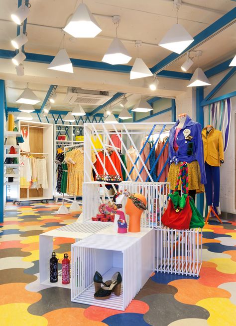 Spicy Color Flagship Store -Seoul, Korea - The Cool Hunter Display Visual Merchandising, Uniqlo Kids, Bro Code, Geometric Lighting, Shop House Plans, Shop Fronts, Retail Store Design, Store Ideas, Shop Front Design