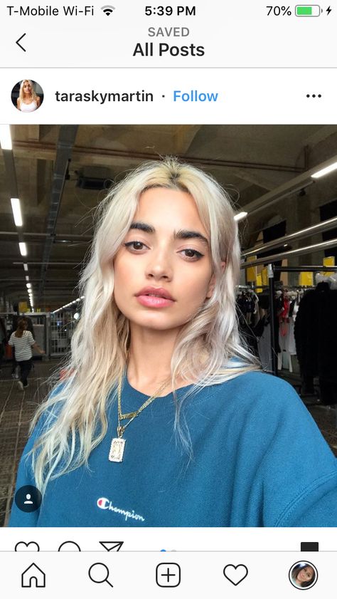 Blonde Hair Dark Eyebrows, Blonde Hair Aesthetic, Tan Skin Blonde Hair, Dark Eyebrows, Icy Blonde Hair, Hair Aesthetic, Peinados Fáciles Para Cabello Corto, Brown Blonde Hair, Platinum Blonde Hair