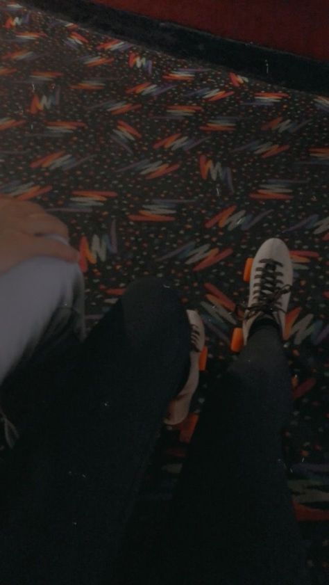 Roller Skating Date Aesthetic, Roller Skating Date, Novios Aesthetic, Abc Dates, She Gets The Girl, Roller Skating Pictures, Skating Date, Skating Pictures, Romantic Stuff