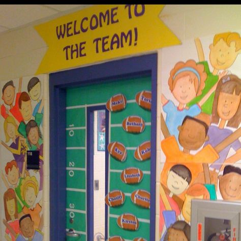 kristybear DESIGNS: Back to School Classroom Doors! Third Grade Classroom Themes, Minion Classroom, School Sports Theme, Sports Classroom, Sports Theme Classroom, Team Theme, Thanksgiving Classroom, School Door Decorations, Welcome To The Team