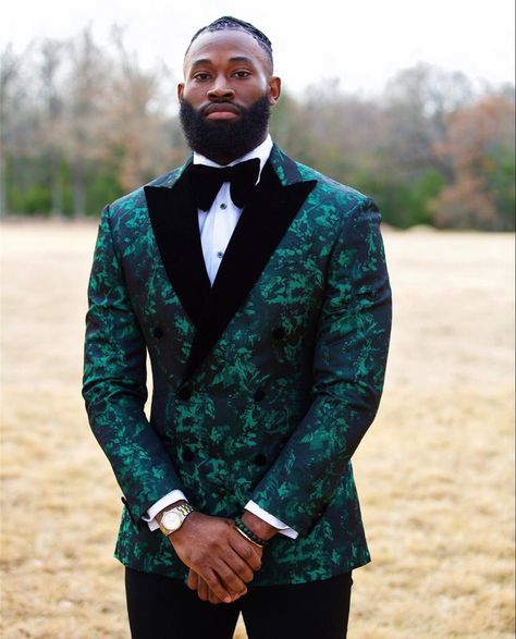 Black Men Wedding Attire, Mens Evening Wear, Tux Prom, Agbada Outfit, Creative Black Tie, Green Suit Men, Double Breasted Suit Men, Wedding December, Jamaican Wedding