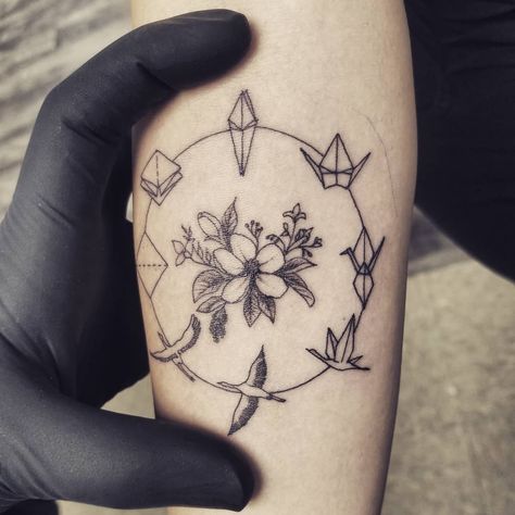 Paper Crane Tattoo, Origami Tattoo, Crane Tattoo, Small Flower Tattoos, Tiny Tattoo, Origami Crane, Origami Flowers, Paper Crane, Japanese Paper