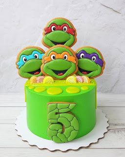 25 Fabulosos pasteles para Fiesta de las Tortugas Ninjas Ninja Turtle Birthday Cake, Turtle Birthday Cake, Ninja Cake, Turtle Birthday Parties, Baby Boy Birthday Cake, Tmnt Birthday, Ninja Turtles Birthday Party, Fondant Flower Cake, New Birthday Cake