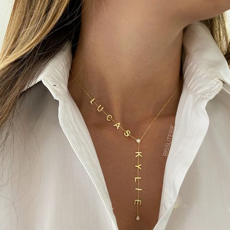 Necklace Name Design, Names Necklace, Jewelry Photography Styling, Fancy Jewelry Necklace, Pretty Jewelry Necklaces, Jewelry Accessories Ideas, Classy Jewelry, Jewelry Lookbook, Gold Necklace Designs