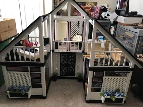 Barbie Dream House Aesthetic, Happy Hobbies, Barbie Houses, Dream House Aesthetic, Dollhouse Inspiration, Diy Barbie House, Classic Barbie, American Girl Doll House, Mini Stuff