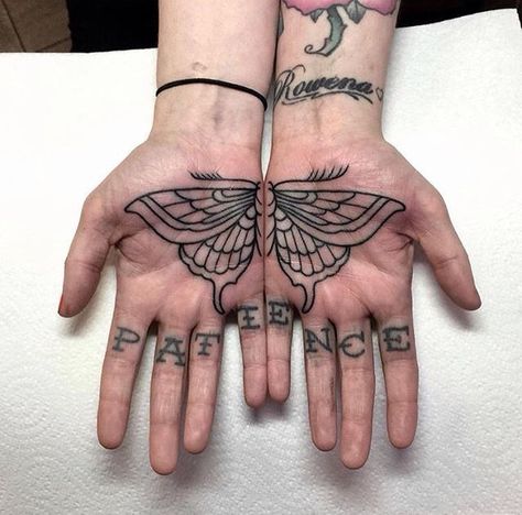 Tattoo Papillon, Palm Tattoos, Tattoo Flash Art, Skin Art, Piercing Tattoo, Creative Tattoos, Love Tattoos, Get A Tattoo, Pretty Tattoos