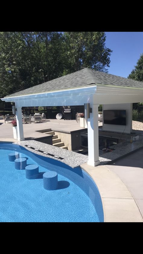 Pools With Bar Stools, Pool With Bar Inground, Pool With Built In Bar, Pool With Bar Stools, Inground Pool Bar Ideas, Sunken Pool Bar, Pool And Bar Ideas, Backyard Swim Up Bar, Pools With Swim Up Bars