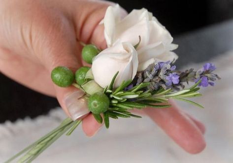 Floral Boutineers, Diy Boutineers How To Make, Prom Boutineer Ideas, Boutineer Diy, Wedding Boutineers, Make A Boutonniere, 21st Birthday Ideas, Diy Boutonniere, Corsage Prom