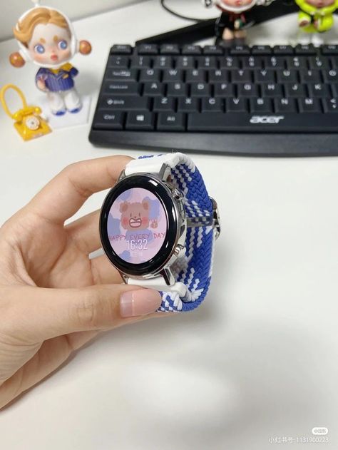 Samsung Watch Aesthetic, Trendy Watches Women, Fabric Bag Design, Mobile Aesthetic, Ootd Ngampus, Unique Appliances, Watch Aesthetic, Apple Watch Fashion, Ipad Hacks