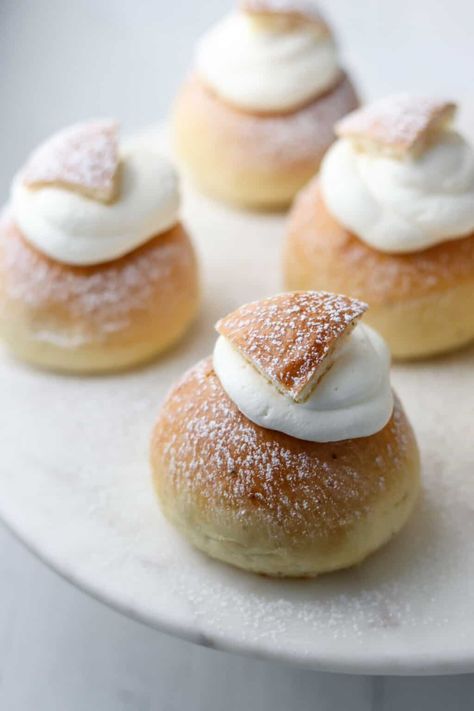 Buttery cardamom buns filled with a rich almond filling and topped with whipped cream. Historic Recipes, Almond Filling, Cream Bun, Bun Cake, Cardamom Buns, Almond Smoothie, Protestant Reformation, Shrove Tuesday, Scandinavian Food