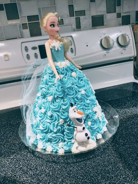 Elsa Barbie Doll Cake, Elsa Dress Cake, Elsa And Olaf Cake, Elsa Barbie Cake, Frozen Elsa Doll Cake, 2023 Cakes, Frozen Doll Cake, Elsa Frozen Party, Princess Dress Cake