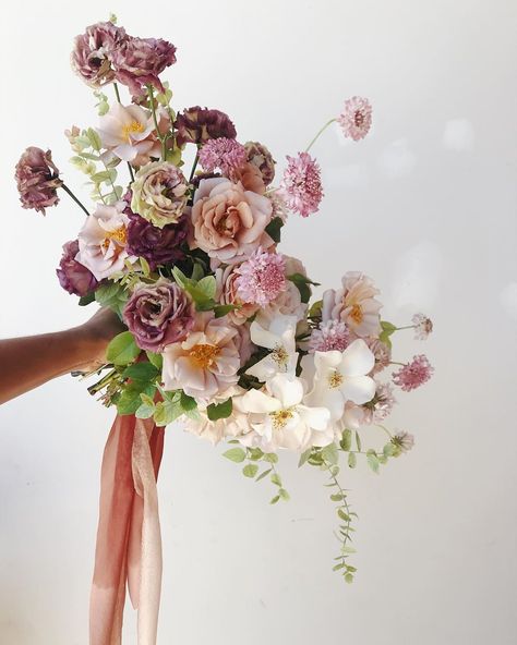 Idlewild Floral on Instagram: “Bouncy garden bouquet for Addie 👰🏻 . . . . . #californiawedding #weddingflorist #love #floralart #weddingstyle #fineartwedding…” Lush Wedding, Winter Bouquet, Summer Bouquet, Fall Wedding Flowers, Wildflower Bouquet, Bouquet Design, Pink Bouquet, Bride Bouquets, Bridal Flowers