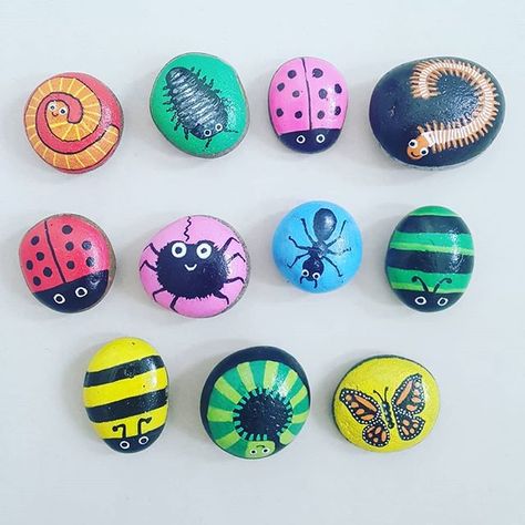 Creepy crawly bug set of 8 stones. Check out more designs at my Etsy shop and on my Facebook and Instagram pages @stonesbysuzanne Stone Painting Insects, Painted Rocks Insects, Insect Rock Painting Ideas, Insect Painted Rocks, Insect Rock Painting, Rock Painting Insects, Rock Painting Bugs, Bug Rock Painting Ideas, Bugs Painted On Rocks