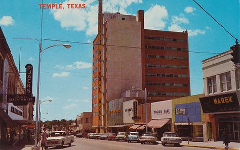 Temple Texas, Texas Travel Guide, Cheap Things To Do, Weekend Activities, Central Texas, Texas Travel, Vintage Postcard, Willis Tower, Main Street