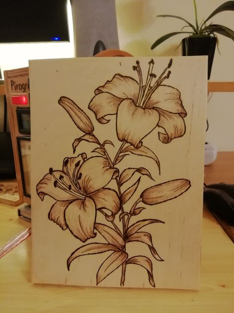 Pyrography Flowers, Wood Burning Flowers, Flower Wood Burning, Coffee Art Painting, Beginner Wood Burning, Wood Burning Patterns Stencil, Wood Burning Techniques, Flower Pattern Drawing, Wood Burn Designs