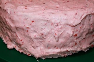 Strawberry Refrigerator Cake, Cool Whip Pies, Southern Cakes, Kentucky Food, Refrigerator Cake, Delish Cakes, Southern Cake, Strawberry Cake Mix, Strawberry Cake Recipes