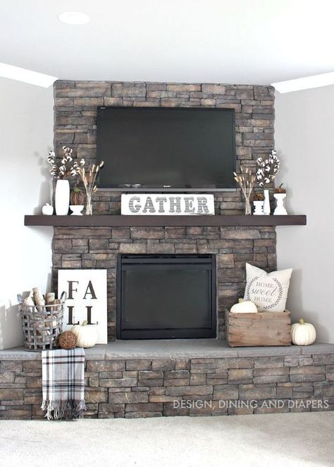 Fireplace And Tv, Design Camino, Fall Fireplace Decor, Cozy Farmhouse Living Room, Farmhouse Living Room Decor Ideas, Mantel Design, Corner Fireplace, Design Apartment, Farmhouse Decor Living Room