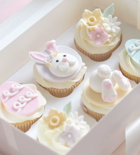 Happy Easter lovelies! 🌸🐰🍰🌷🐣🌸 Cupcakes Love, Easter Bunny Cupcakes, Easter Cupcake, Spring Cupcakes, Bunny Cupcakes, Hunny Bunny, Spring Cookies, Candy Cakes, Easter Baking