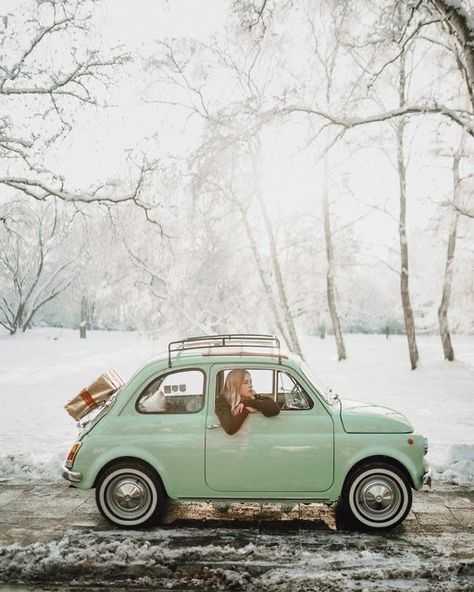 Fiat 500 Photoshoot, Old Fiat 500, Vintage Fiat 500, Cute Small Cars, Vintage Fiat, Fiat 500 Vintage, 500 Fiat, Cute Vans, Tiny Cars