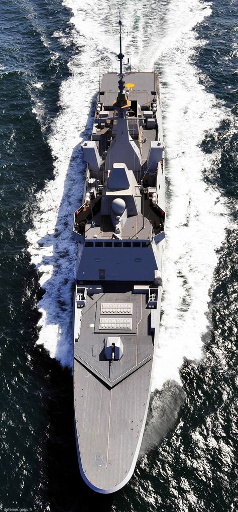 Frigate Ship, French Armed Forces, Battle Ships, Cabin Cruiser, Naval Force, Military Technology, Military Pictures, Navy Marine, French Army