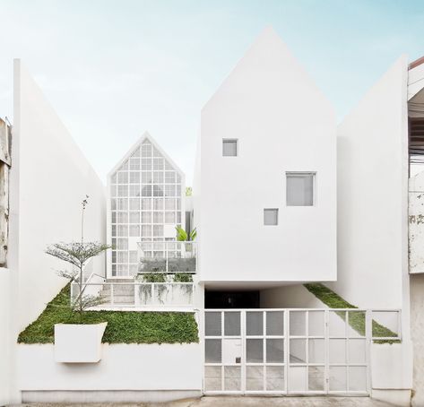 Labas Ng Bahay, Minimalist House, Minimal House Design, Minimalist House Design, Minimal Home, Modern Houses, Facade Architecture, House Architecture Design, Japanese House